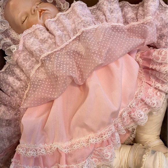 Vintage Sleeping Baby Doll‎ Real Looking Porcelain Doll - Picture 11 of 12